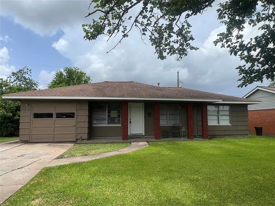 Attached, Backyard, Exterior, Facade, Ranch