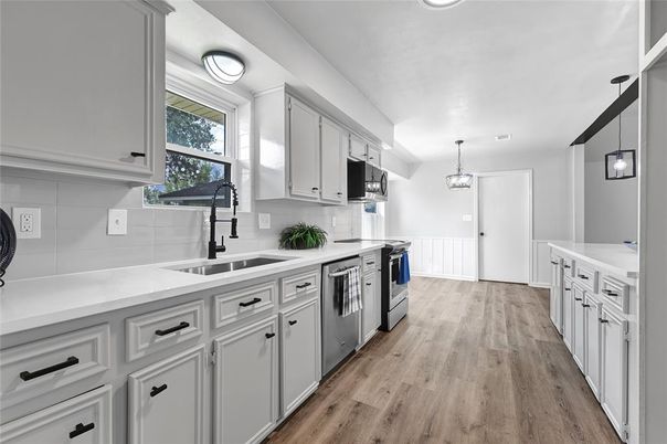 Chandelier, Interior, Kitchen, Pendant Lights, Recessed Lighting, Wood Texture Flooring