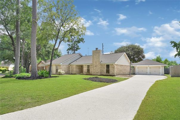Backyard, Detached Garage, Exterior