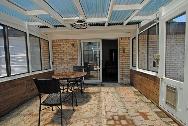 Exterior, Interior, Stone Walls, Sun Room