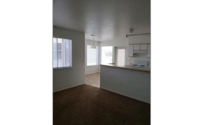 Empty room, Interior, Kitchen, Pendant Lights