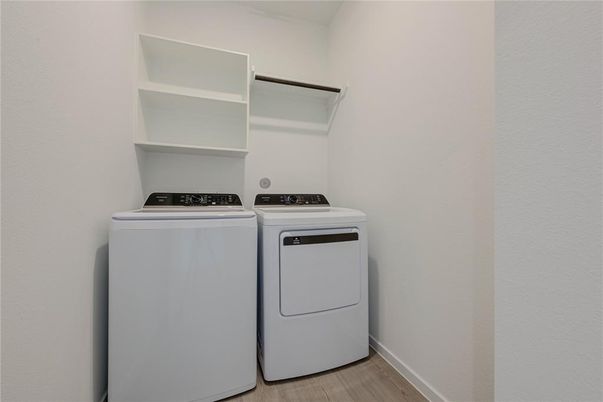 Interior, Utility Closets, Washer, Wood Texture Flooring