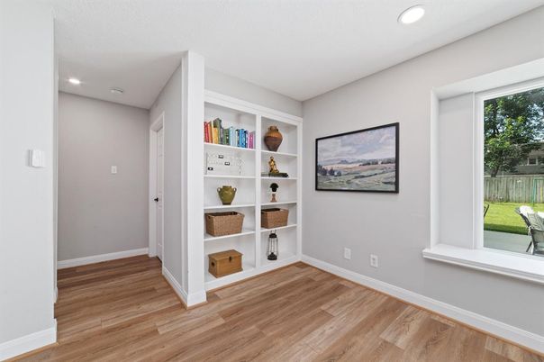 Empty room, Interior, Recessed Lighting, Wood Texture Flooring