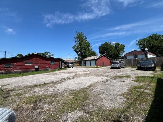 Backyard, Detached Garage, Exterior