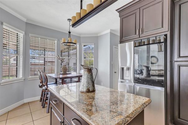 Chandelier, Dining room, Interior, Kitchen