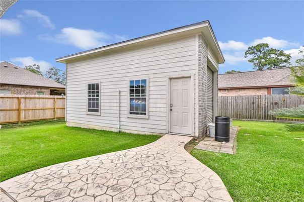 Backyard, Exterior