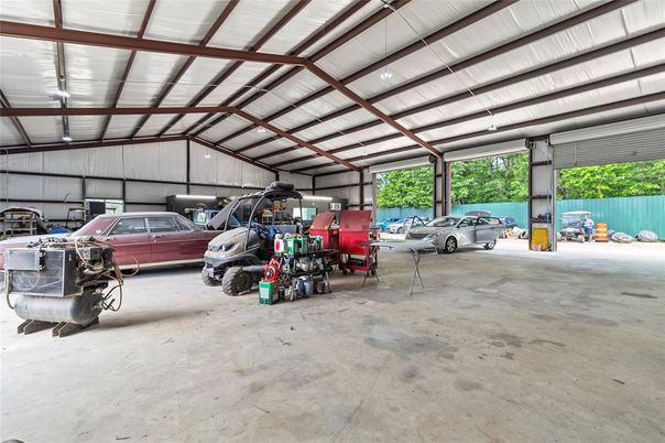 Garage, Interior