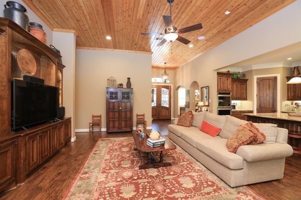 Interior, Kitchen, Living room, Pendant Lights, Recessed Lighting, Stainless Steel Appliances, Wooden Ceilings, Wood Texture Flooring