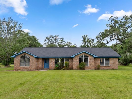 Exterior, Facade, Brick Facade, Ranch