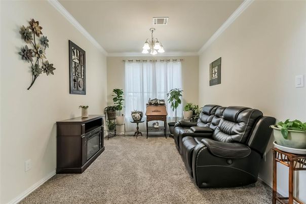 Chandelier, Interior, Living room