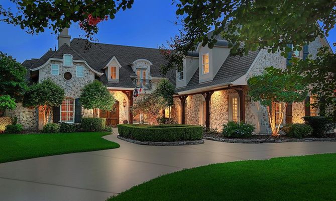 Exterior, Facade, French Provincial