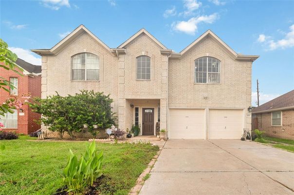 Attached, Exterior, Facade, Brick Facade, Brick Traditional
