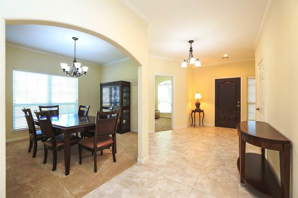 Chandelier, Dining room, Interior, Pendant Lights