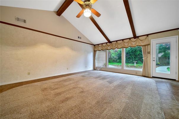 Empty room, Interior, Wooden Beams