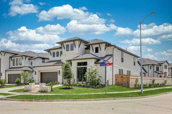 Attached, Exterior, Facade, Mediterranean