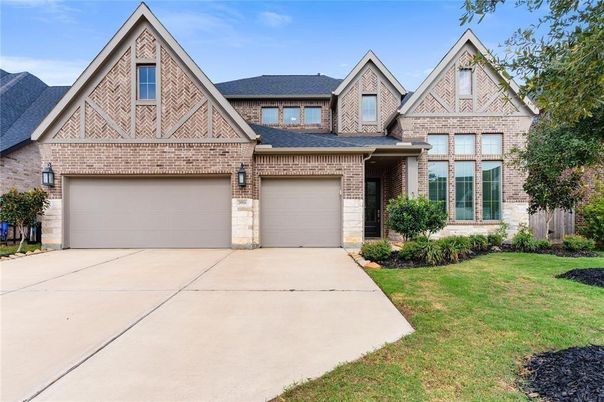 Attached, Exterior, Facade, Brick Facade, Brick Traditional