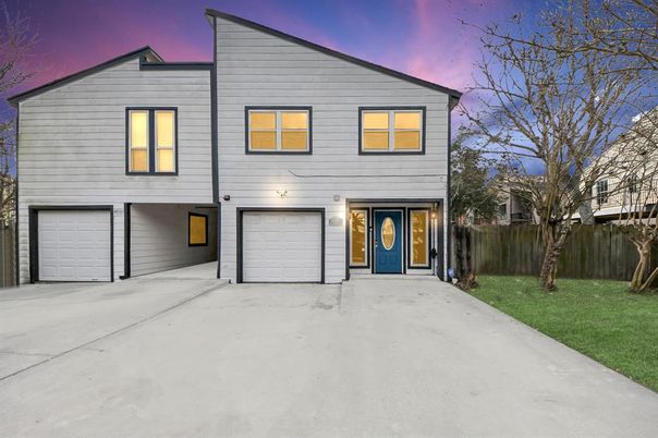 Attached, Exterior, Facade, Rowhouse