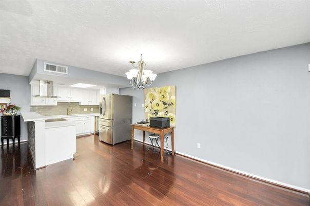 Chandelier, Interior, Kitchen, Wood Texture Flooring