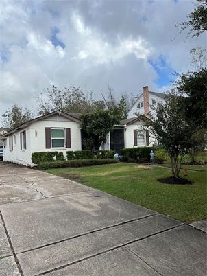 Backyard, Exterior, Facade, Ranch