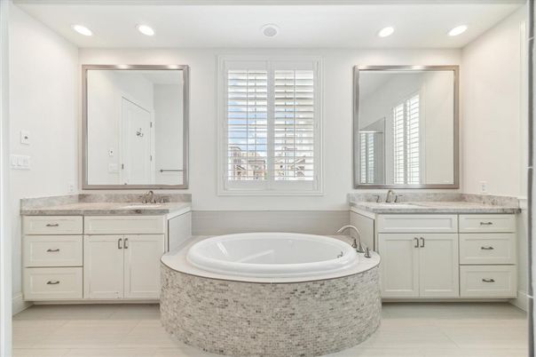 Bathroom, Dual Sink Vanities, Interior, Recessed Lighting