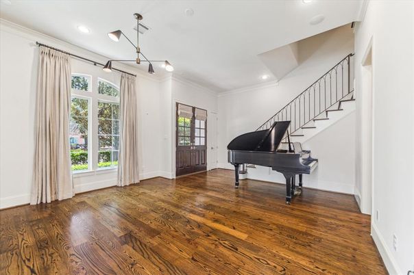 Interior, Pendant Lights, Piano, Recessed Lighting, Wood Texture Flooring