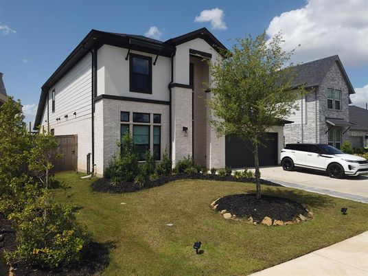 Attached, Exterior, Facade, Brick Facade, Modern