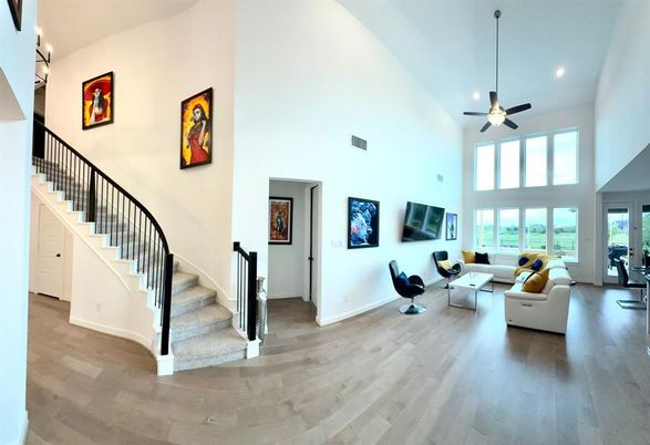 Interior, Living room, Recessed Lighting, Wood Texture Flooring