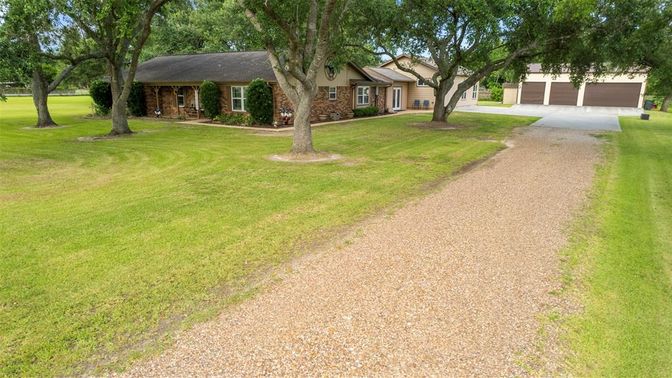 Attached, Backyard, Exterior, Facade, Brick Facade, Ranch