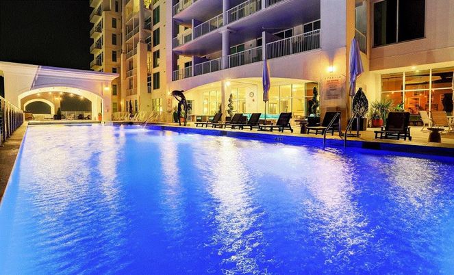 Exterior, Pool