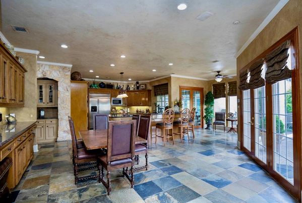 Dining room, Interior, Kitchen, Pendant Lights, Recessed Lighting, Stainless Steel Appliances