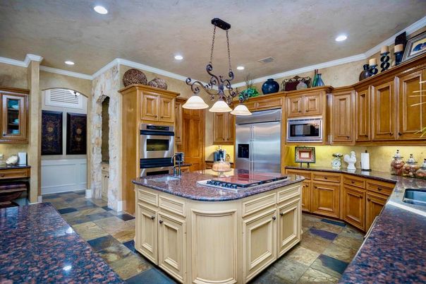 Chandelier, Interior, Kitchen, Recessed Lighting, Stainless Steel Appliances