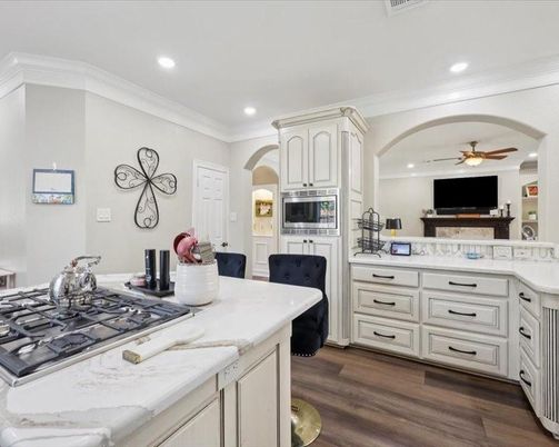 Interior, Kitchen, Recessed Lighting, Wood Texture Flooring