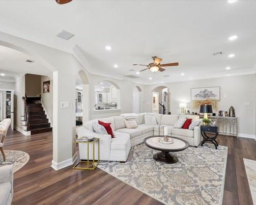 Interior, Living room, Recessed Lighting, Wood Texture Flooring
