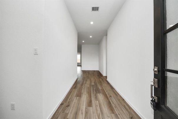 Interior, Recessed Lighting, Wood Texture Flooring