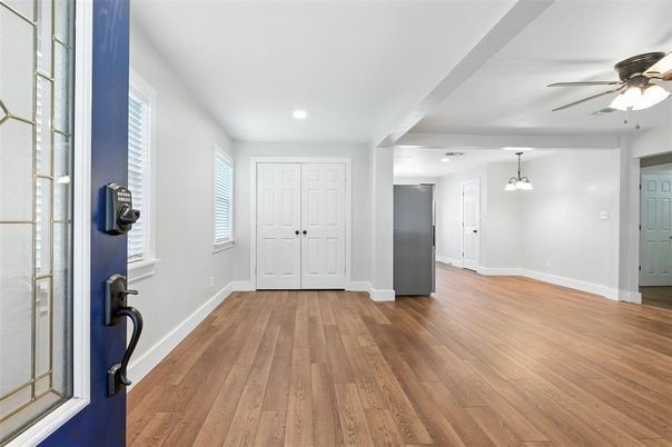 Empty room, Interior, Pendant Lights, Recessed Lighting, Wood Texture Flooring