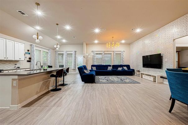 Chandelier, Interior, Living room, Pendant Lights, Recessed Lighting, Wood Texture Flooring