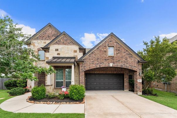 Attached, Exterior, Facade, Brick Facade, Brick Traditional