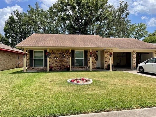 Attached, Backyard, Exterior, Facade, Brick Facade, Ranch