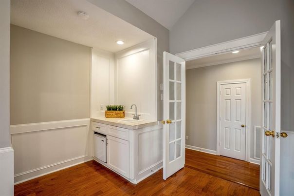 Bathroom, Interior, Recessed Lighting, Wood Texture Flooring