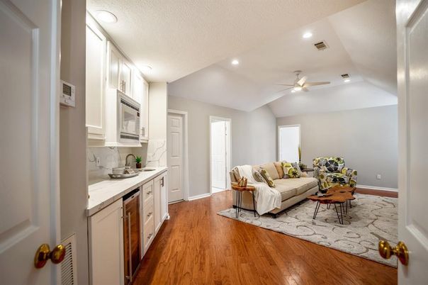 Interior, Kitchen, Living room, Recessed Lighting, Wood Texture Flooring