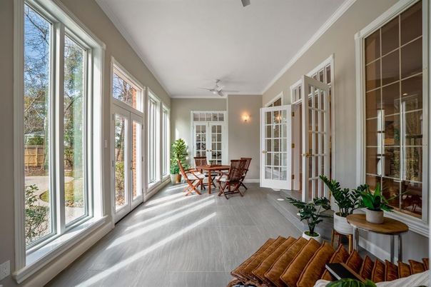 Dining room, Interior