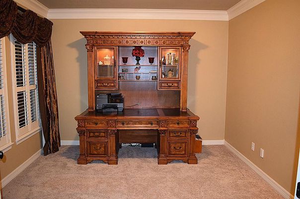 Home Office, Interior