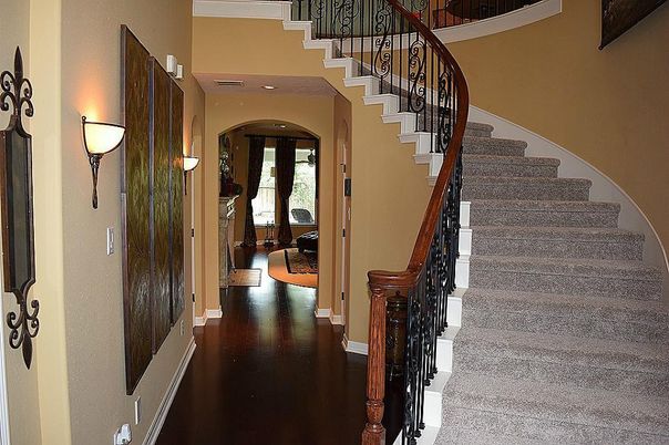Interior, Recessed Lighting, Wood Texture Flooring