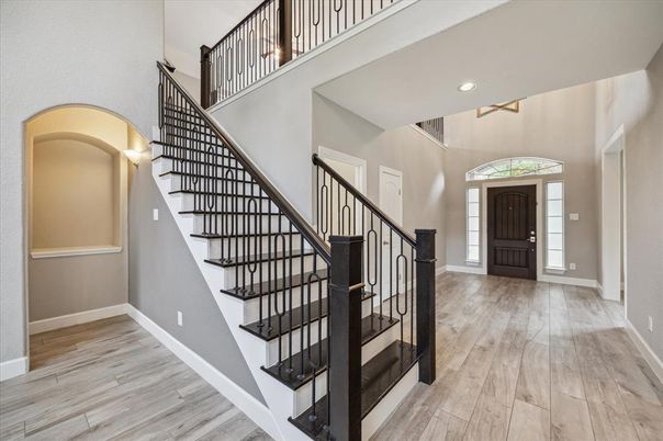 Interior, Recessed Lighting, Wood Texture Flooring
