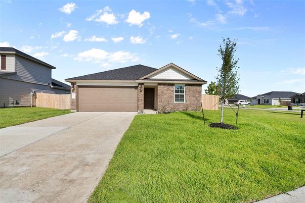 Attached, Backyard, Exterior, Facade, Brick Facade, Ranch
