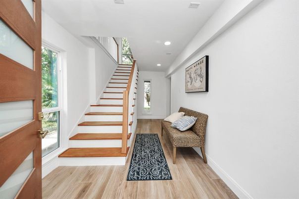 Interior, Recessed Lighting, Wood Texture Flooring