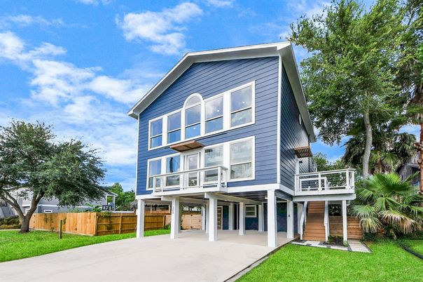 Backyard, Exterior, Facade, Farmhouse