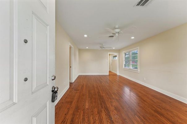 Empty room, Interior, Recessed Lighting, Wood Texture Flooring