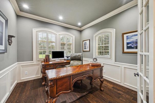 Home Office, Interior, Recessed Lighting, Wood Texture Flooring