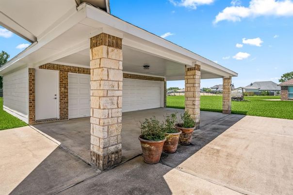 Detached Garage, Exterior